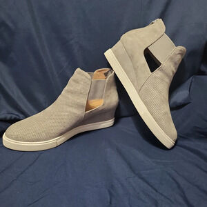 Linea Paolo Womens Amanda Light Grey Perforated Platform Wedge Sneaker Bootie 10